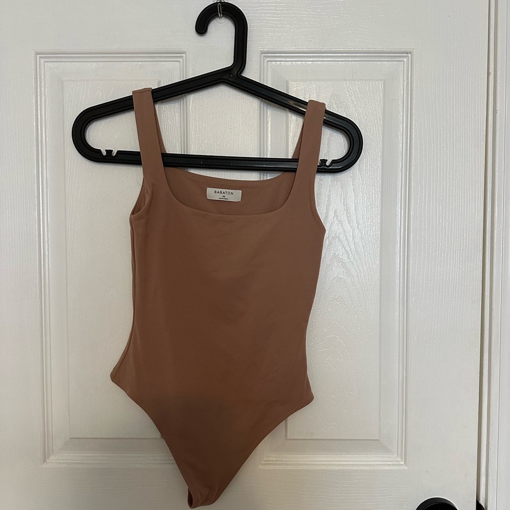 Aritzia Babaton square neck bodysuit size XS taupe